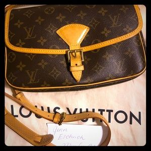Louis Vuitton Sologne